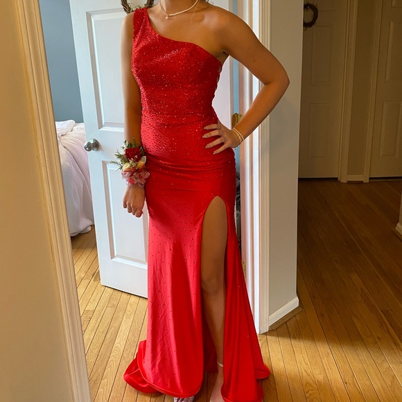 Prom dress - Picture 7 of 10